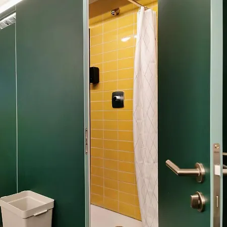 Green Marmot Capsule Hotel Zuerich Exterior foto
